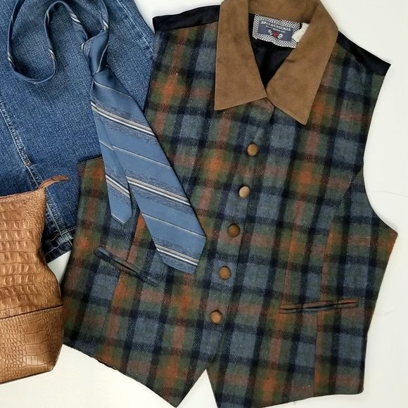 FIND THESE BEAUTIES & SO MUCH MORE IN MY CLOSET! - Picture 3 of 5